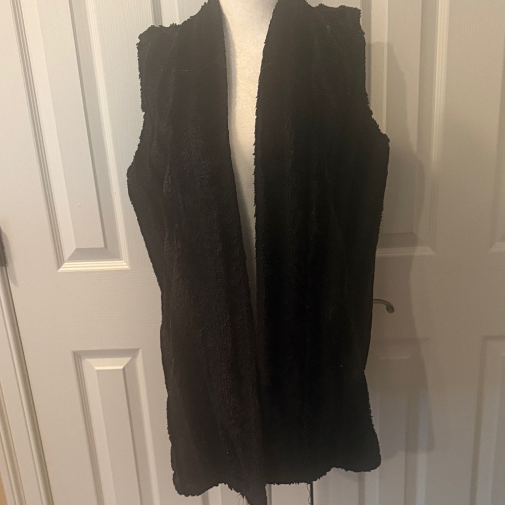 Elegant Faux Fur Black Sleeveless Vest